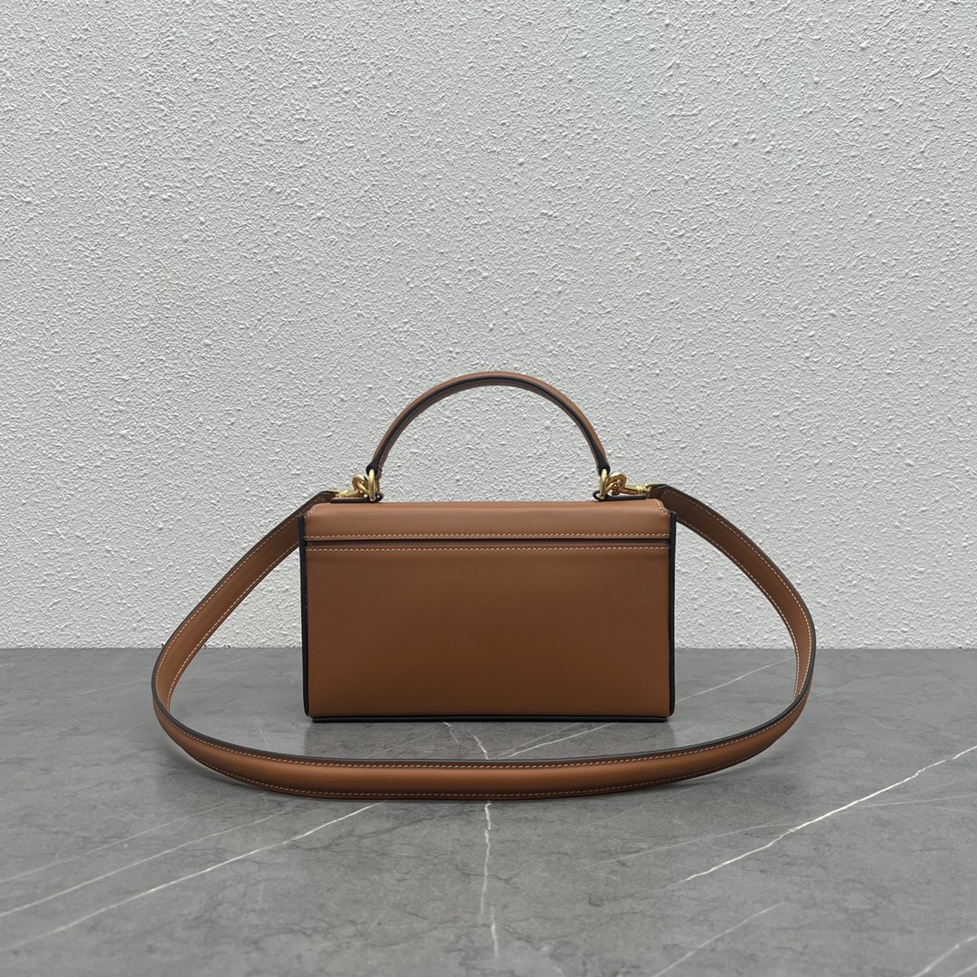 Celine Box Triomphe Shoulder Bag In Smooth Calfskin Tan 199992